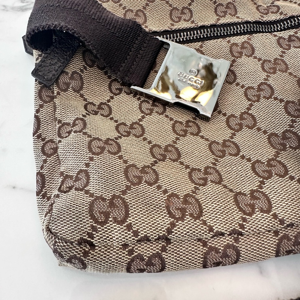 Gucci GG canvas waist bag with brown leather trim and silver-tone hardware - Picture 10 of 13